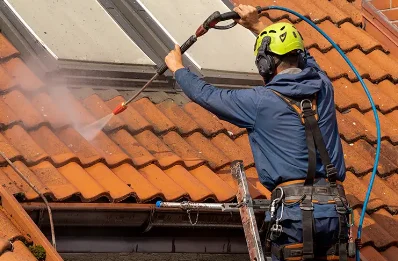 Démoussage et hydrofuge de toiture à Mourèze